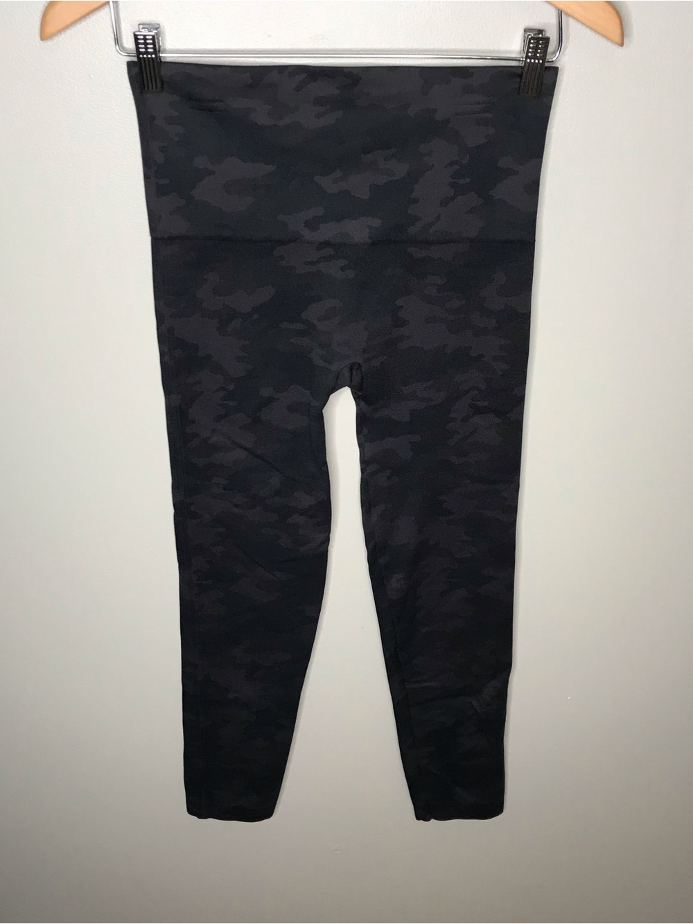 SPANX High-Waist Leggings Sz Large Camo Print